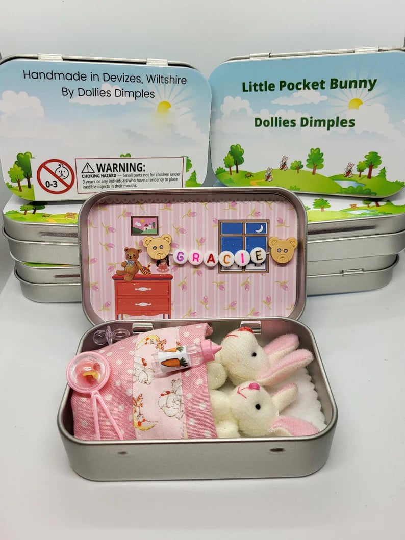 💎 50% OFF! 💎 Bunny Mummy & Baby Plush Pocket Tin – Handmade Easter Collectible with Cozy Blanket (Pink/Blue Ears) 🐇🎁